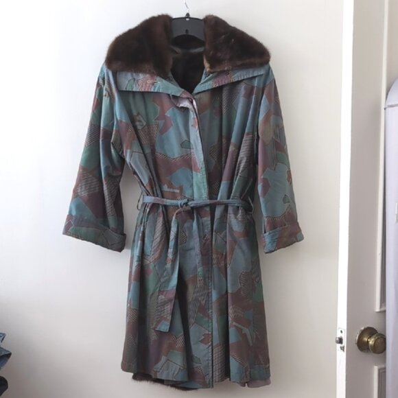 Vintage trench coat with mink collar and mink lining